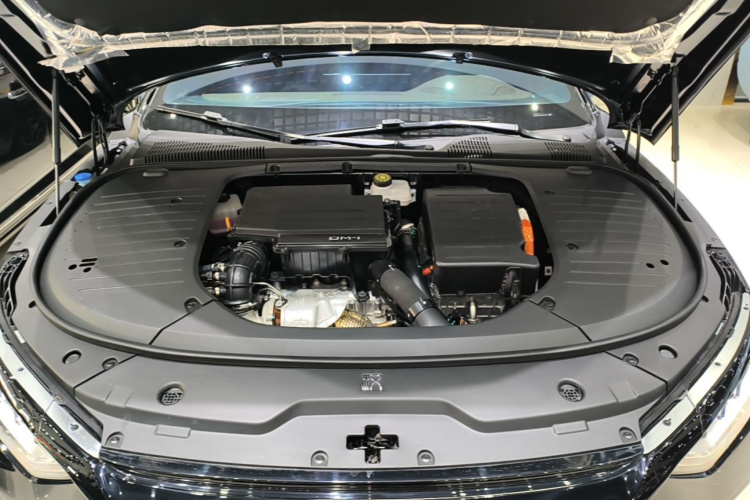 BYD Han 2023 car image #20