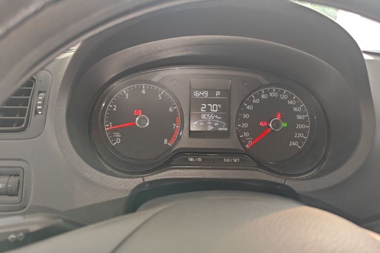 Volkswagen Polo 2018 car image #12