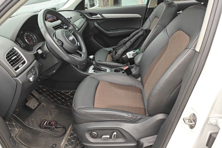 Audi Q3 2018 car image #15
