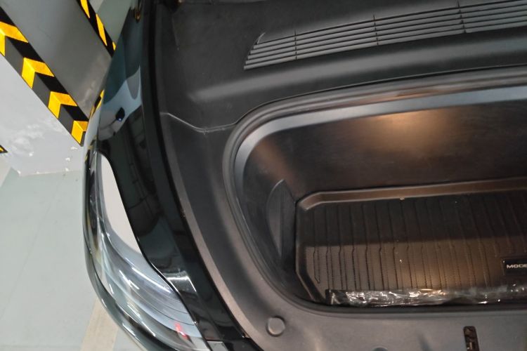 Tesla Model Y 2023 car image #23