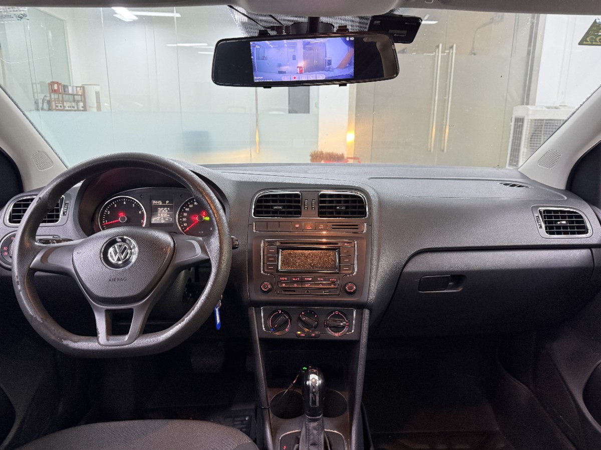 Volkswagen Polo 2015 #8 Volkswagen Polo 2015 car image #8