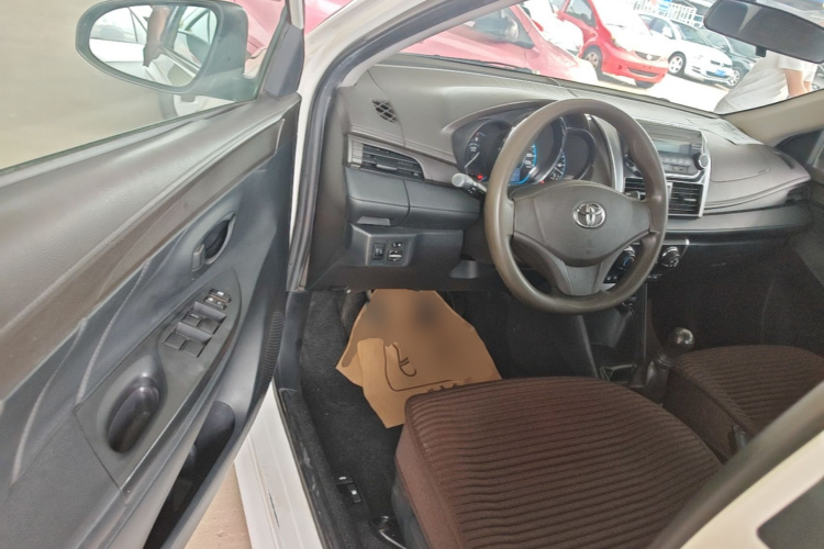 Toyota Vios 2015 car image #16