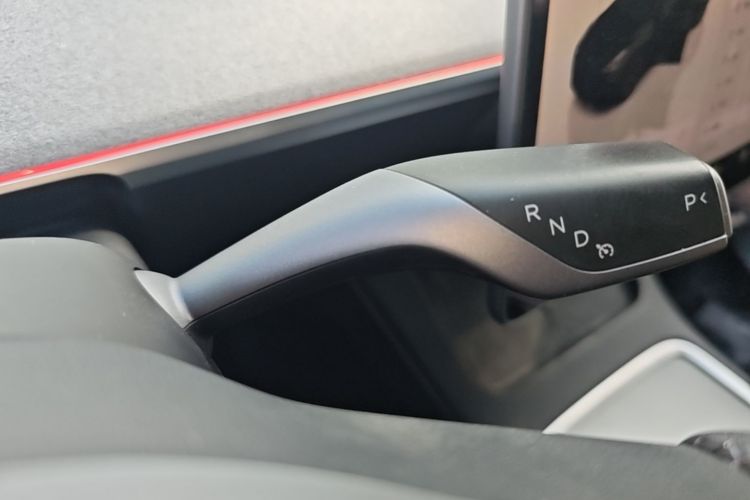 Tesla Model Y 2023 #18 Tesla Model Y 2023 car image #18