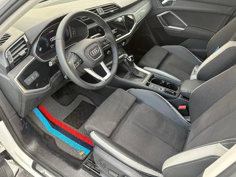 Audi Q3 2022 car image #4
