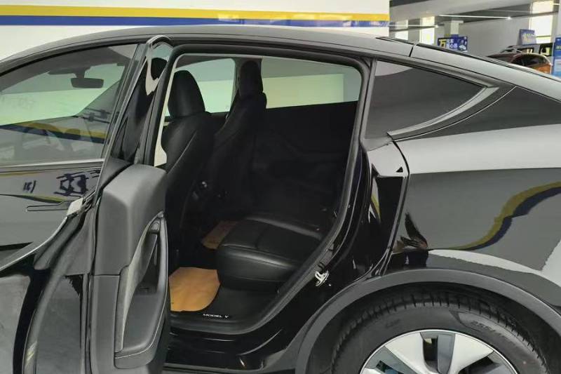 Tesla Model Y 2023 imagen de coche #6