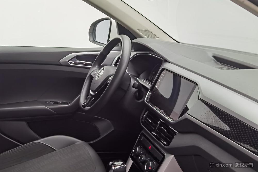 Volkswagen T-Cross 2021 car image #17