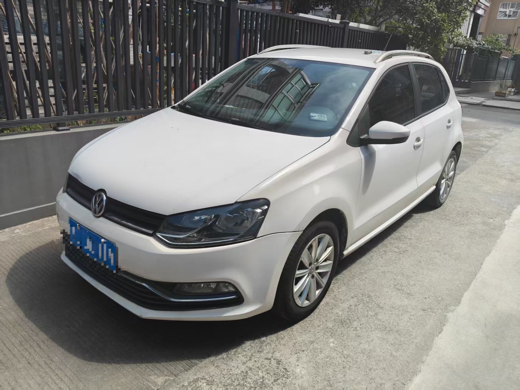 Volkswagen Polo 2015 car image 
