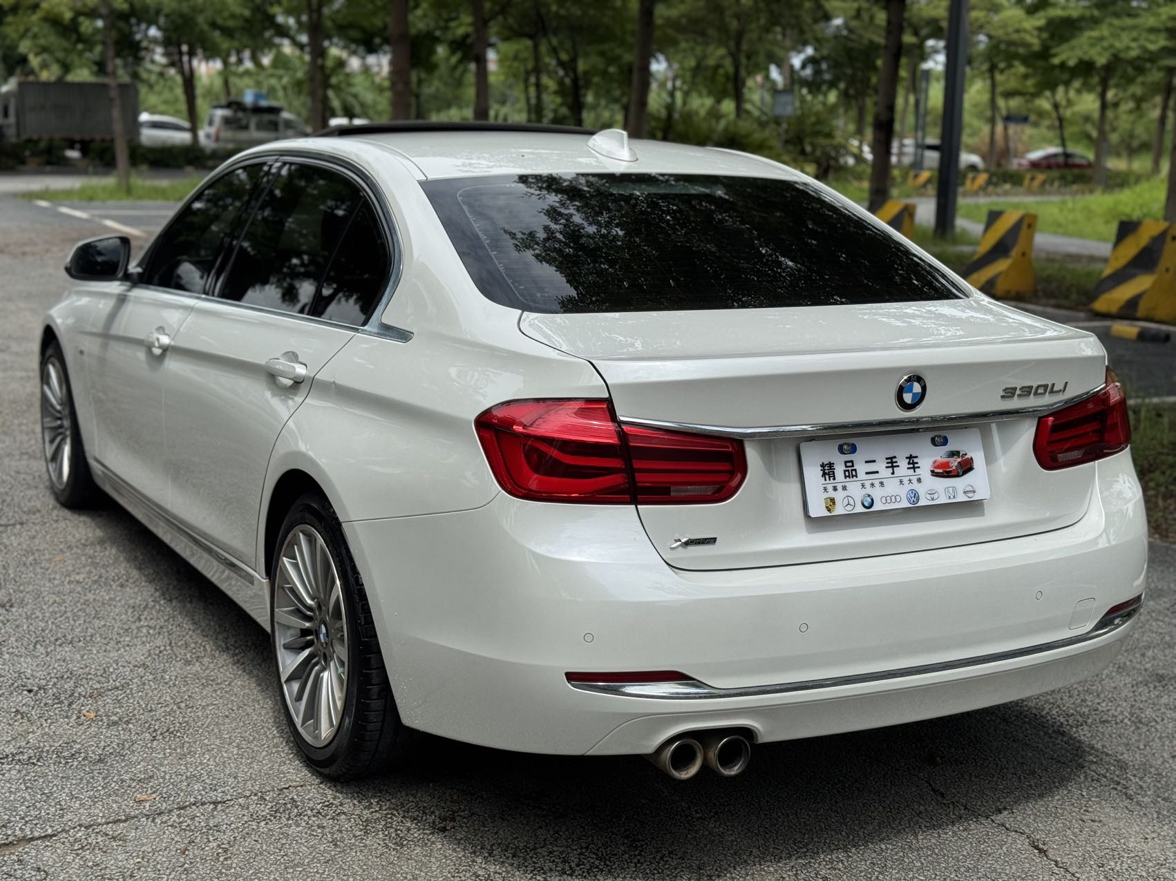 BMW 3 Series 2018 car image #10