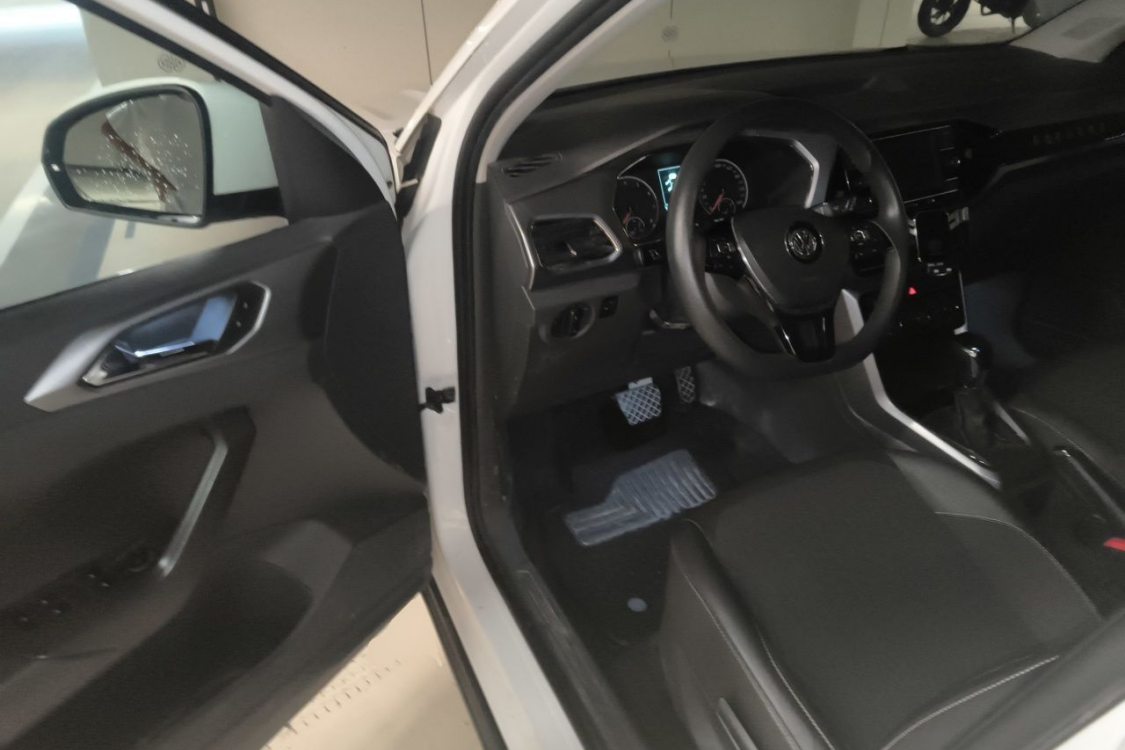 Volkswagen T-Cross 2019 car image #23