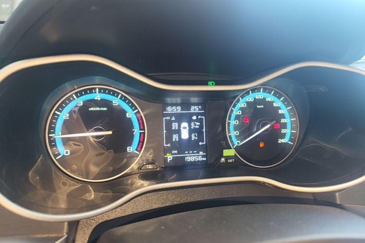 GEELY Emgrand 2021 car image #12