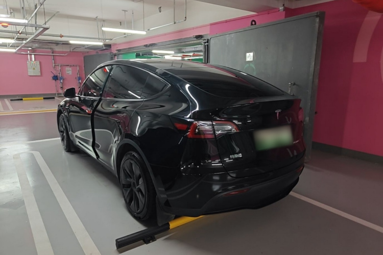 Tesla Model Y 2023 #5 Tesla Model Y 2023 immagine di auto #5