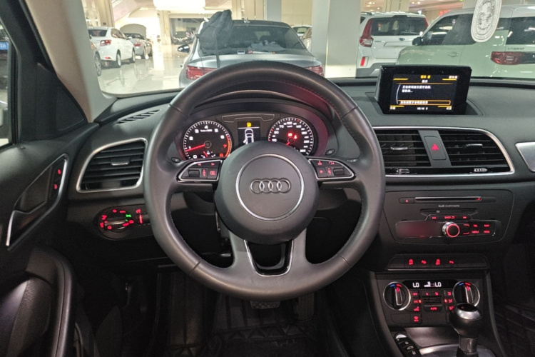 Audi Q3 2018 #15 Audi Q3 2018 car image #15