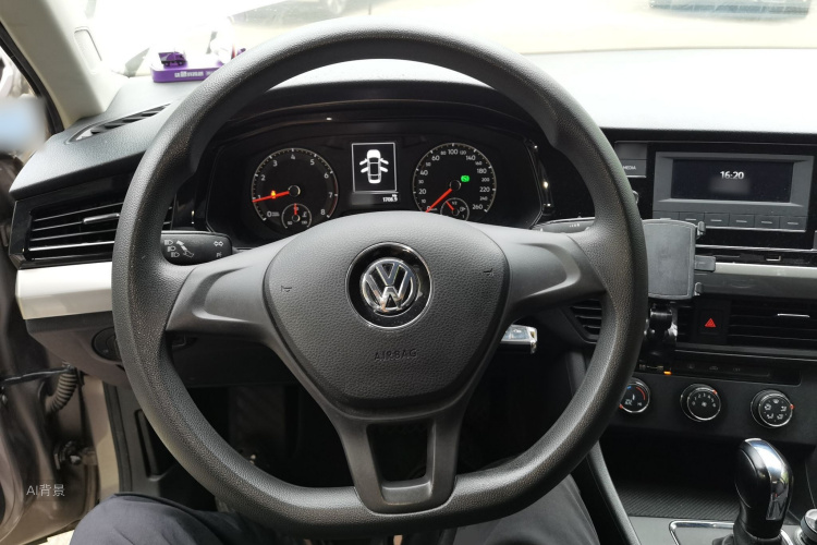Volkswagen Bora 2019 car image #12