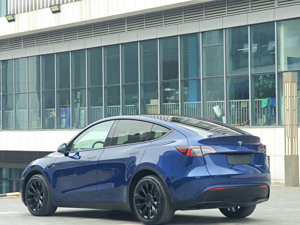 Tesla Model Y 2021 #5 Tesla Model Y 2021 car image #5
