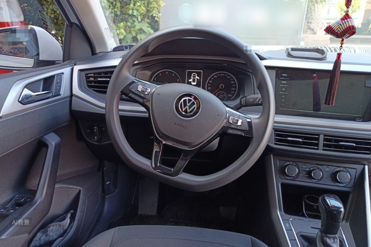 Volkswagen Polo 2021 car image #12