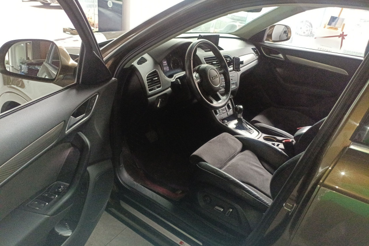 Audi Q3 2018 image de voiture #12