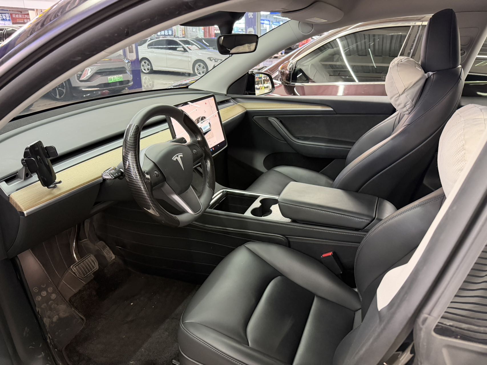 Tesla Model Y 2022 #5 Tesla Model Y 2022 car image #5