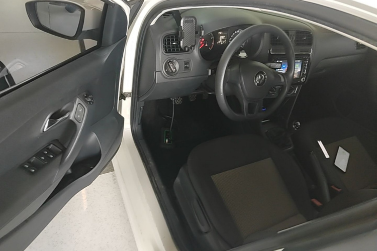 Volkswagen Polo 2016 #12 Volkswagen Polo 2016 car image #12
