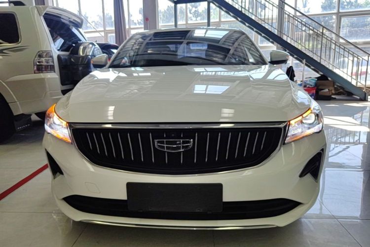 GEELY Emgrand 2021 car image #3