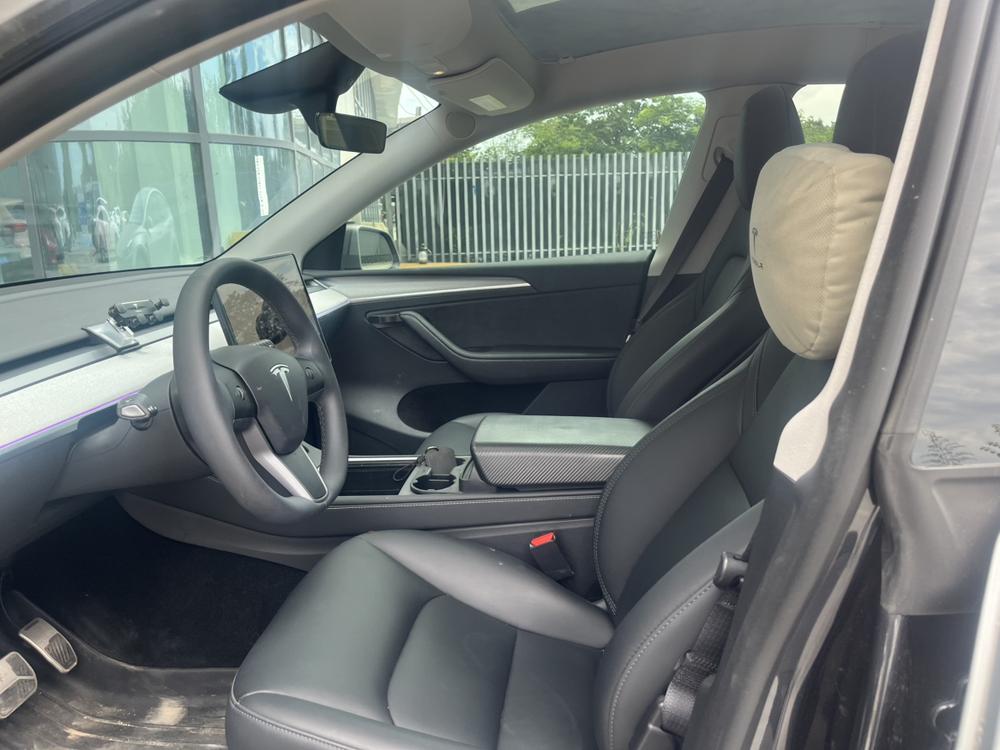 Tesla Model Y 2024 car image #9