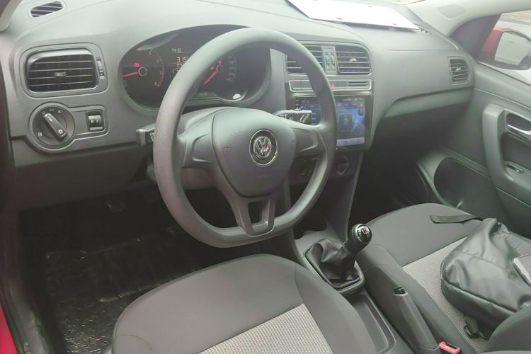 Volkswagen Polo 2017 car image #10