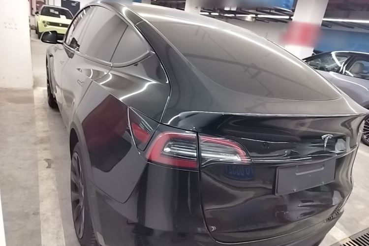 Tesla Model Y 2023 #5 Tesla Model Y 2023 immagine di auto #5