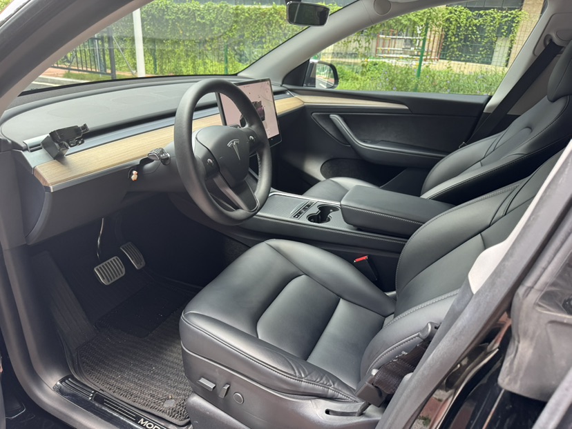 Tesla Model Y 2022 #3 Tesla Model Y 2022 car image #3