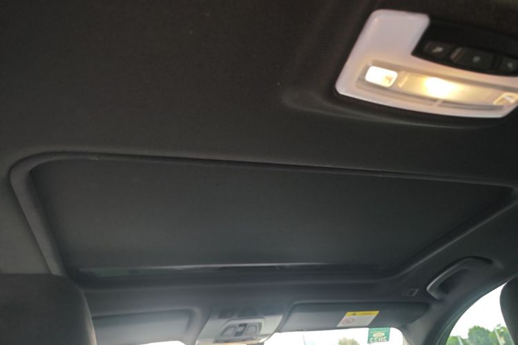 BMW 3 Series 2018 car image #18
