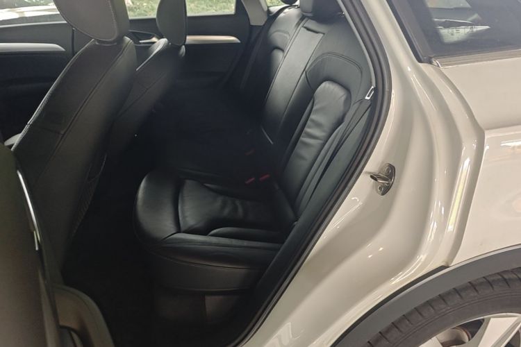 Audi Q3 2019 #17 Audi Q3 2019 car image #17
