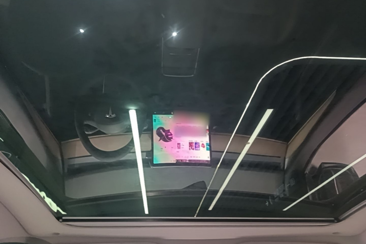 Tesla Model Y 2021 car image #18