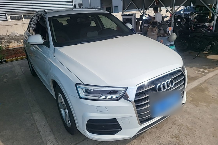 Audi Q3 2019 car image #4
