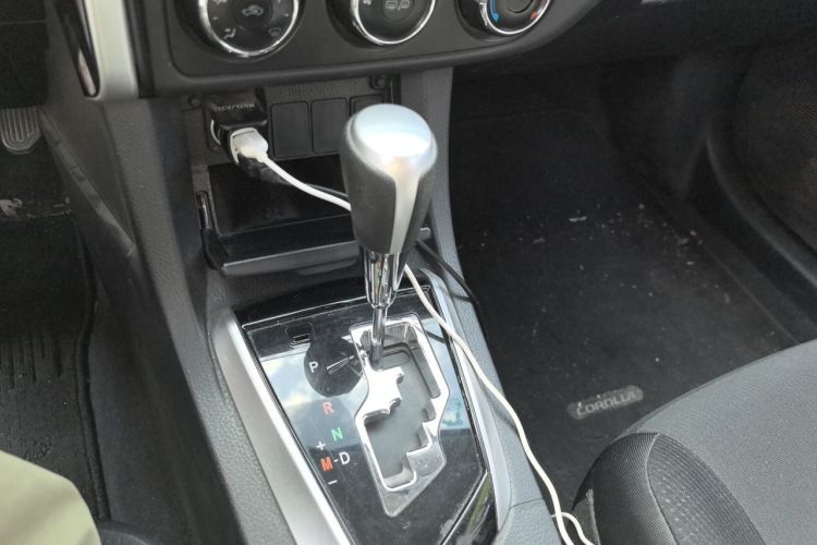 Toyota Corolla 2017 #14 Toyota Corolla 2017 car image #14
