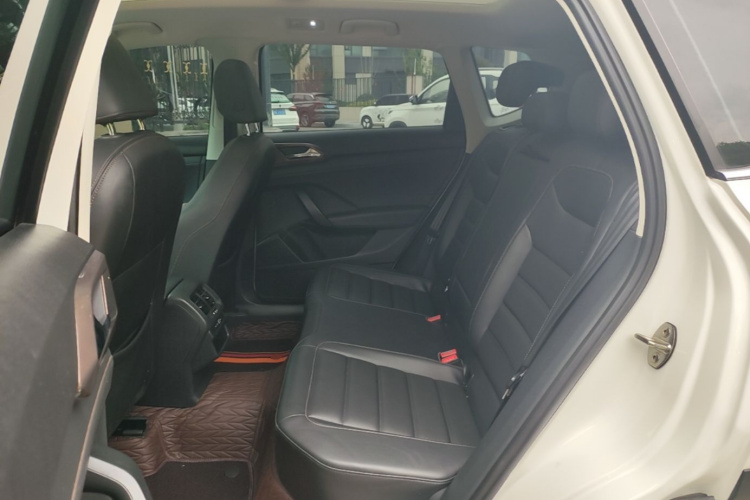 Volkswagen Tharu 2022 car image #17
