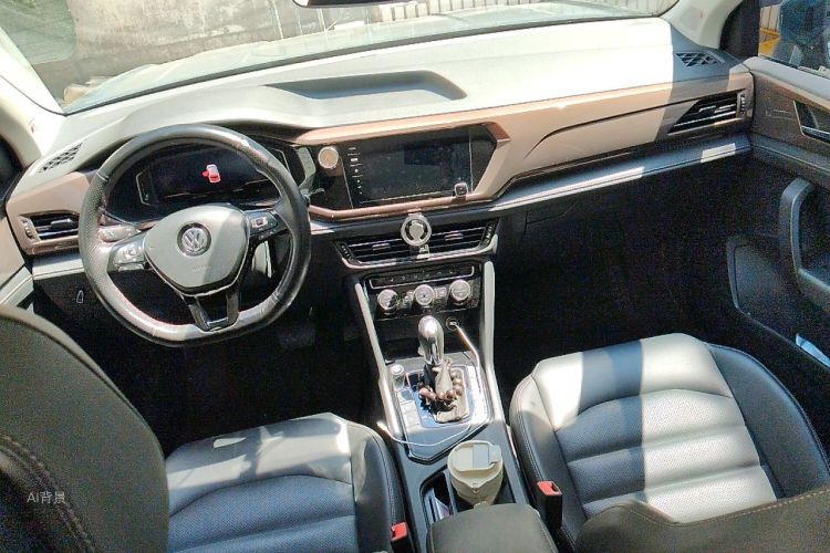 Volkswagen Tharu 2020 car image #11
