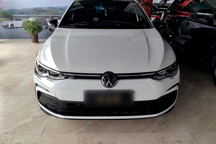 Volkswagen Golf 2022 car image #3