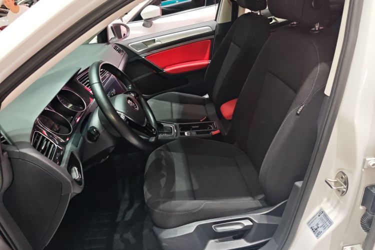 Volkswagen Golf 2020 car image #18