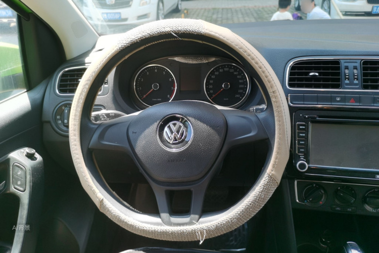 Volkswagen Polo 2015 #12 Volkswagen Polo 2015 car image #12