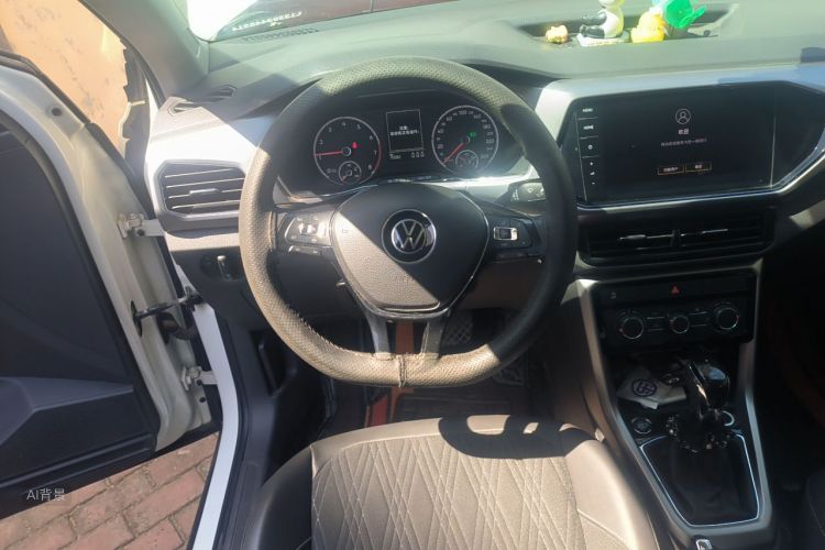Volkswagen T-Cross 2021 car image #12