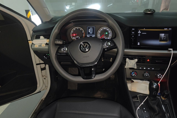 Volkswagen Lavida 2020 car image #11