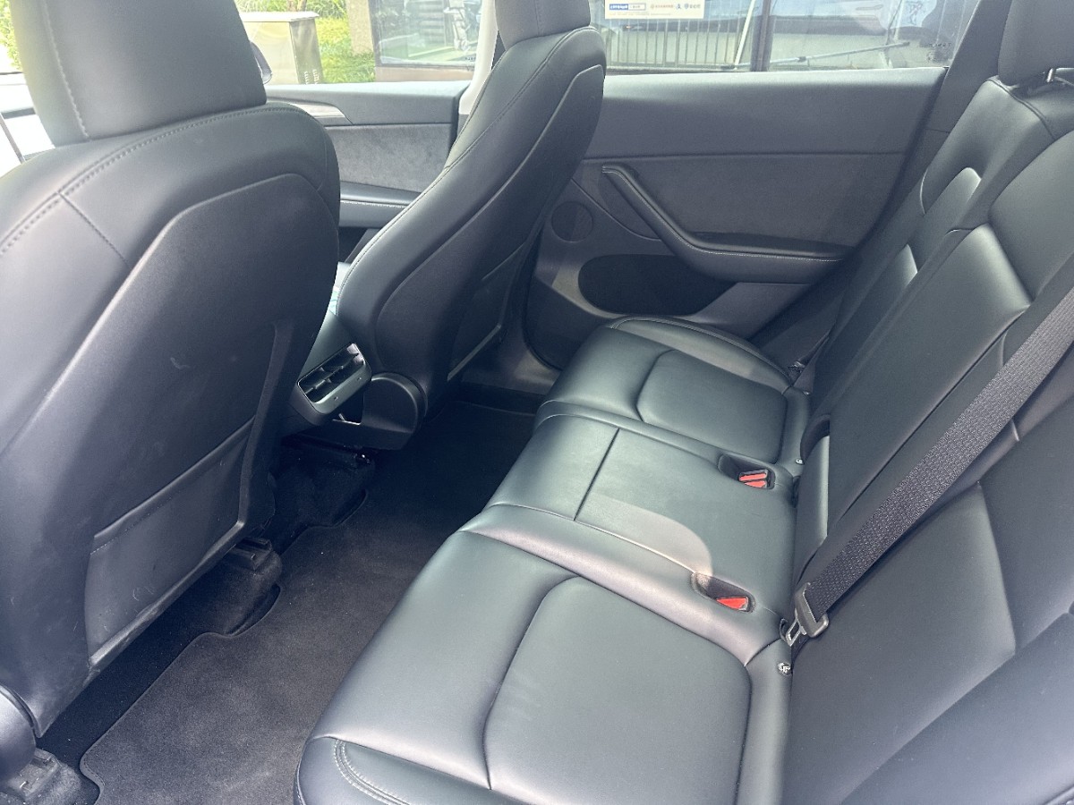 Tesla Model Y 2024 imagen de coche #11