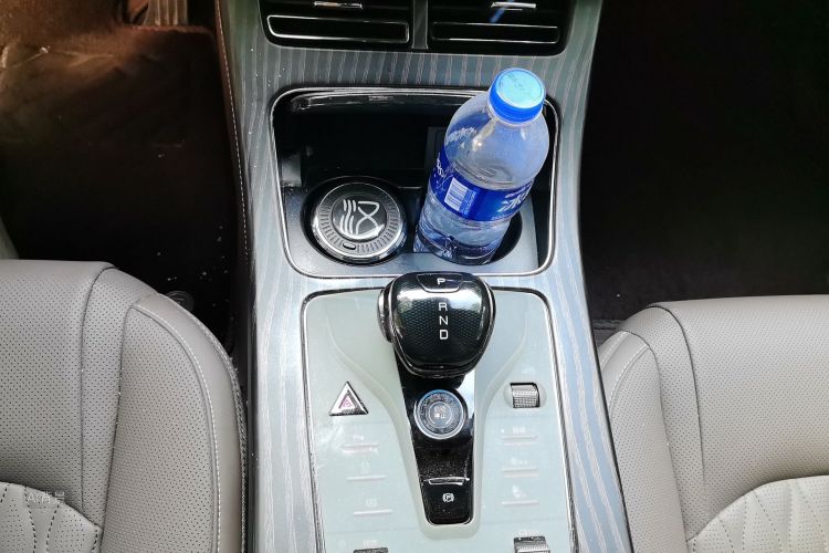 BYD Han 2024 #16 BYD Han 2024 immagine di auto #16