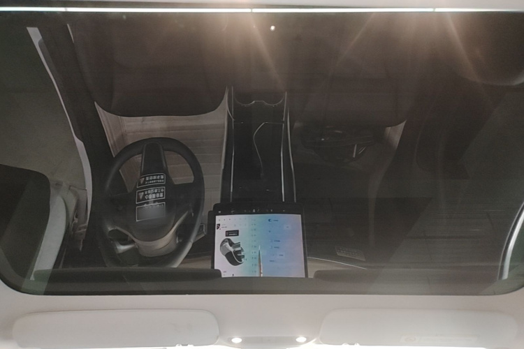 Tesla Model 3 2020 car image #20