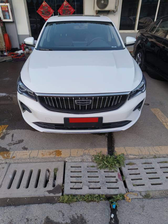 GEELY Emgrand 2022 car image #2