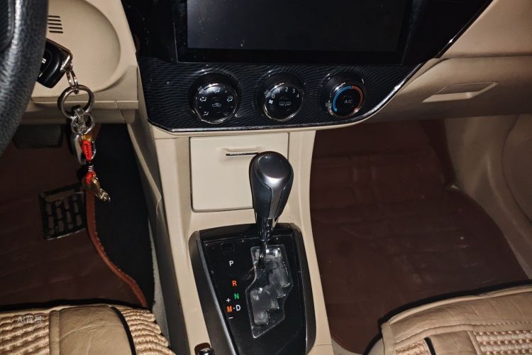 Toyota Corolla 2015 car image #15