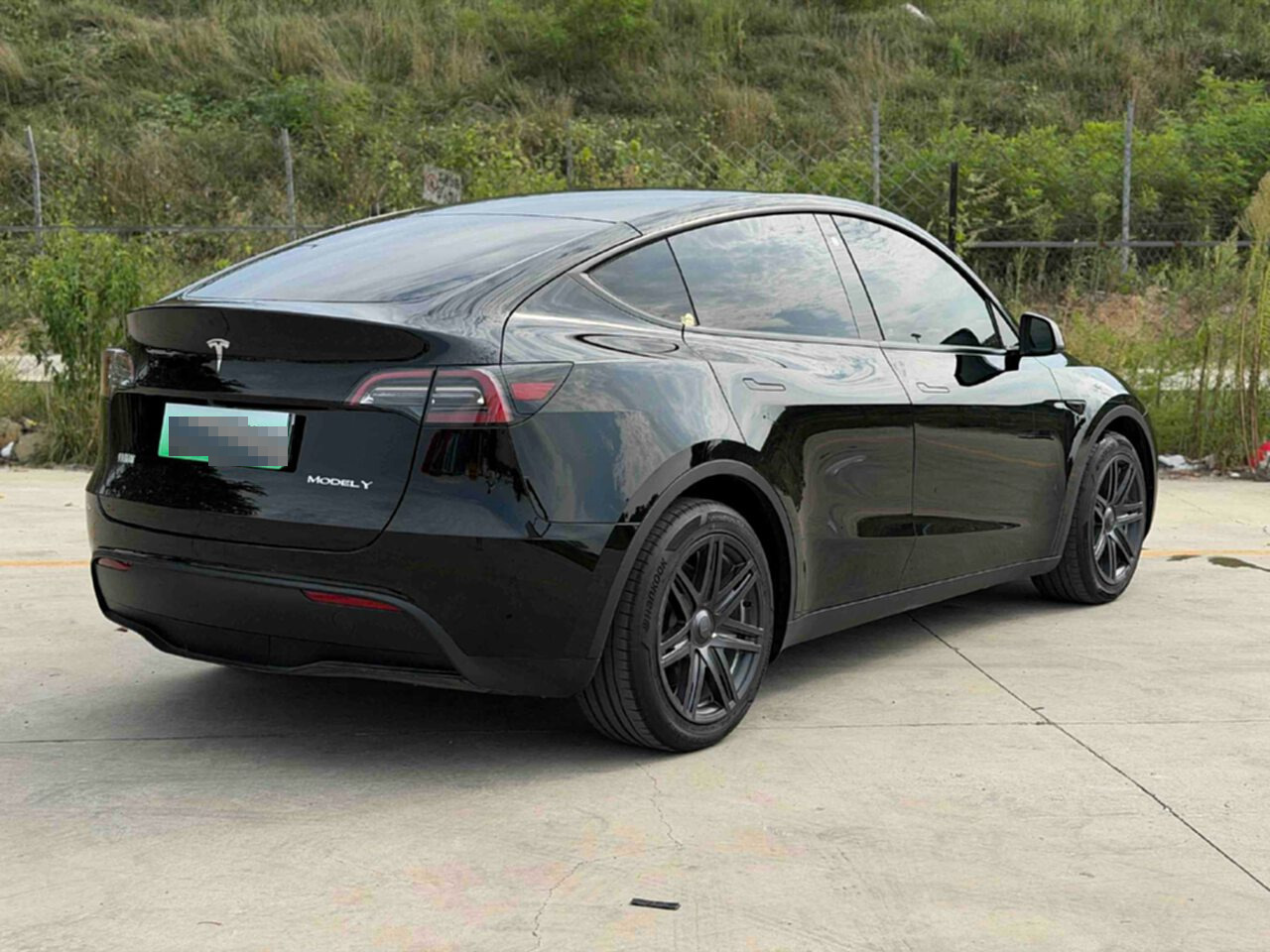Tesla Model Y 2024 car image #11