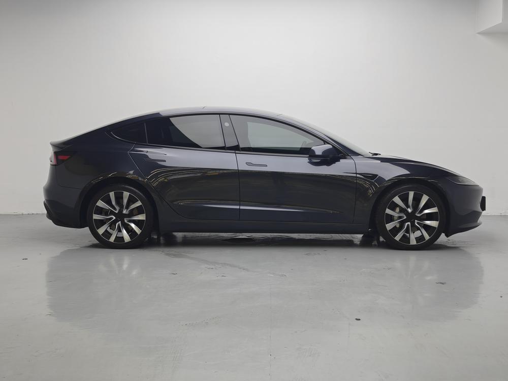 Tesla Model 3 2025 car image #8