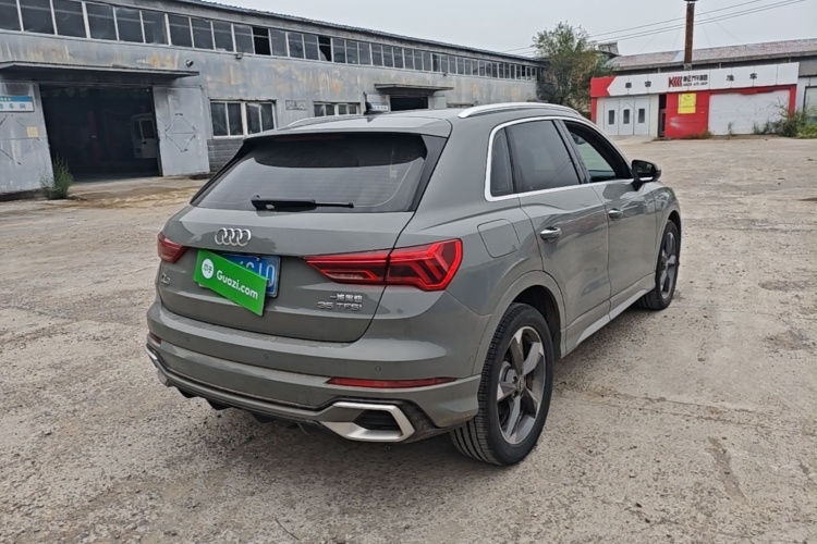 Audi Q3 2024 car image #5