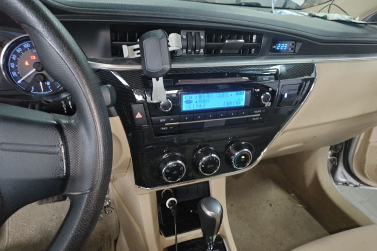 Toyota Corolla 2015 car image #17