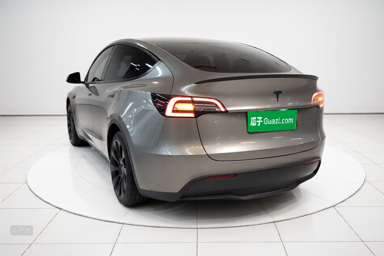 Tesla Model Y 2022 #5 Tesla Model Y 2022 car image #5