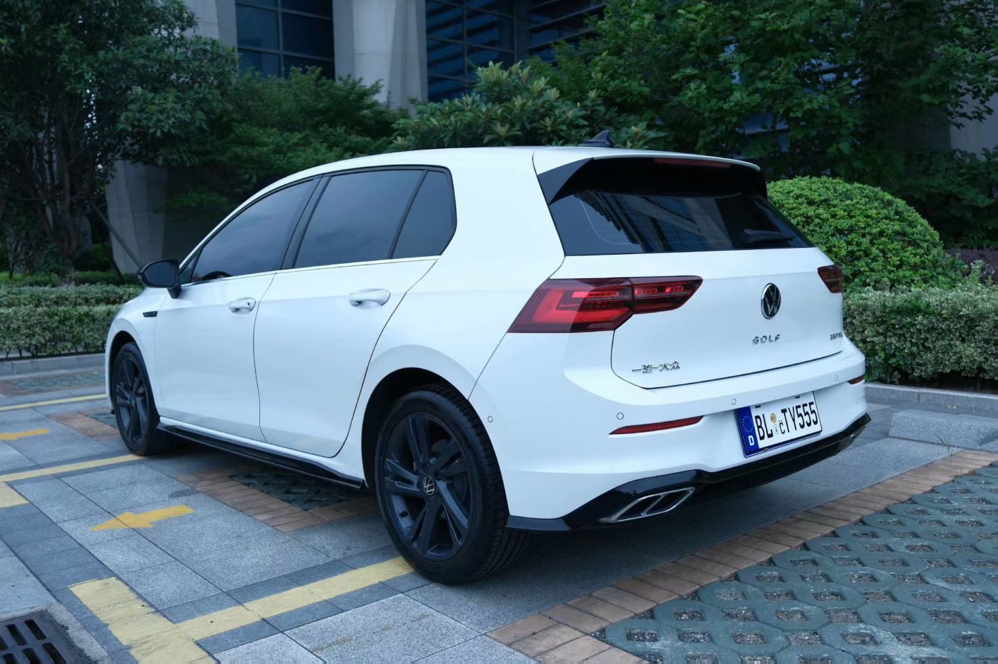 Volkswagen Golf 2024 car image #8